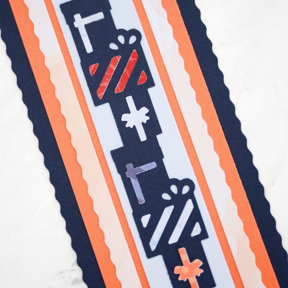 Presents Scrapbook Borders: Stacked Presents Chain BMC