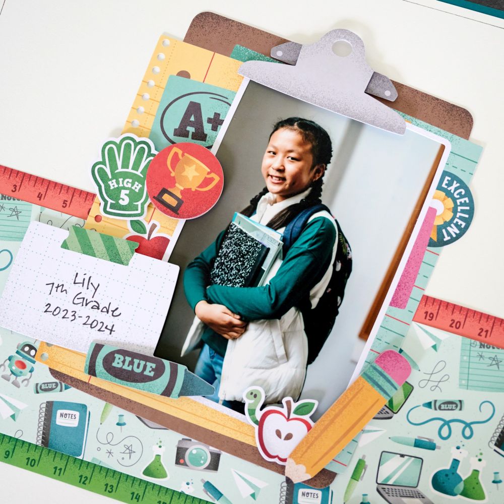 Creative Memories アルバムとスクラップページセット School Dayz XL Layered Clipboard Frame Embellishment - Creative